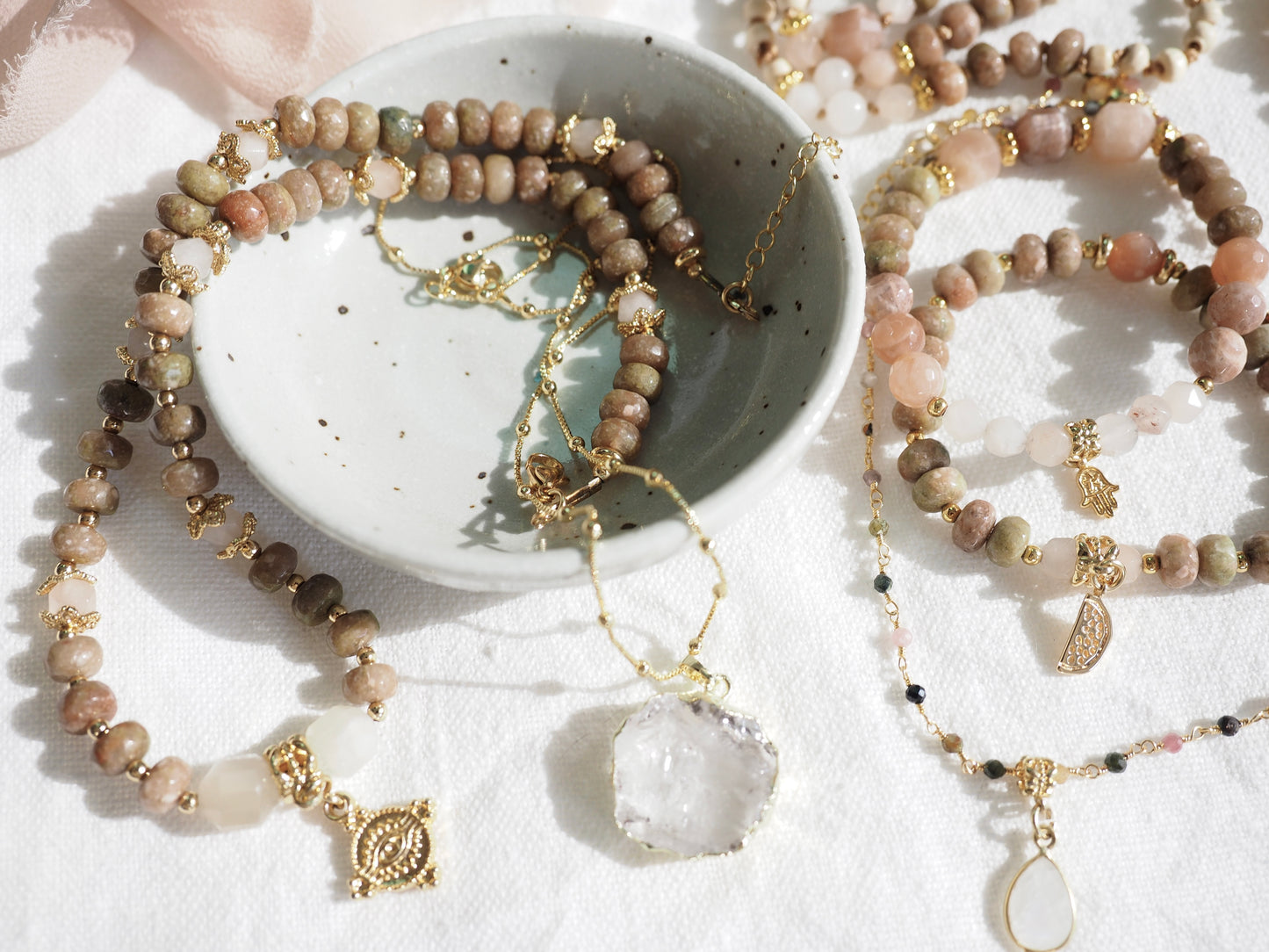 Jewellery Luminary necklace (crystal quartz pendant)