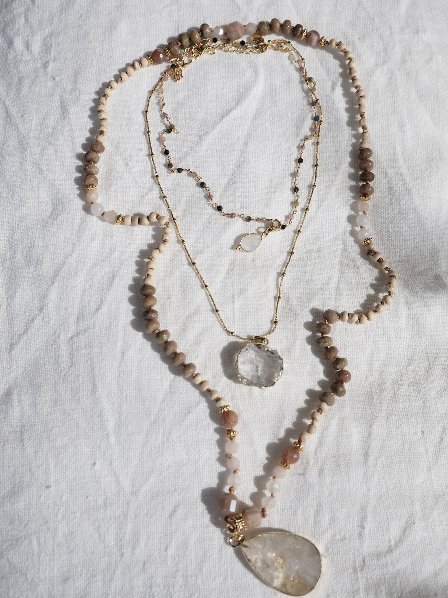 Jewellery Luminary necklace (crystal quartz pendant)